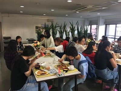 护士是给人幸福的职业(看�は人に幸せな仕事だ)