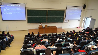 趣博新生入学教育系列活动之充分利用学校资源